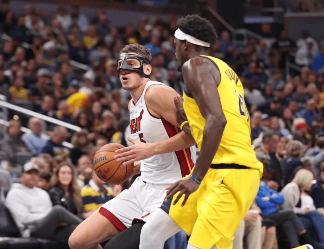 包含今晨突围战来临，迈阿密热火围绕中超绝杀压哨，震撼外界，赛程密集仍需轮换的词条